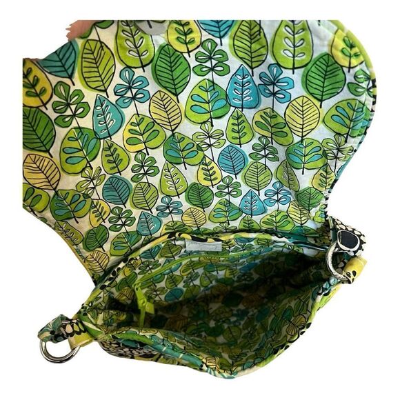 Vera Bradley Crossbody Bag. Medium. Excellent Used Condition. - Picture 6 of 11